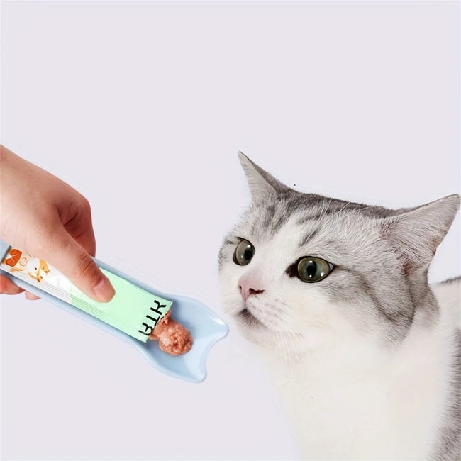Cat Treat Squeeze Spoon Feeder Hover Image