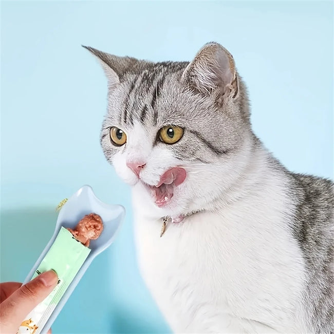 Cat Treat Squeeze Spoon Feeder Main Image